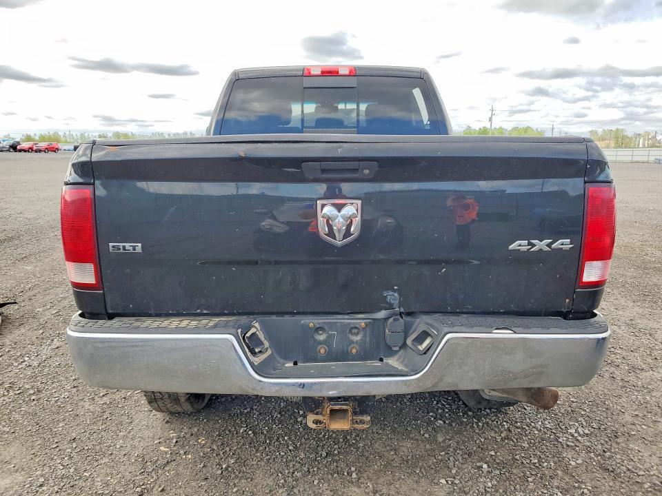 48537886 :رقم المزاد ، 3C6UR5DJ9JG205439 vin ، 2018 Ram 2500 مزاد بيع