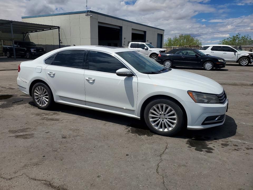 2017 Volkswagen Passat მანქანა იყიდება აუქციონზე, vin: 1VWBT7A3XHC072851, აუქციონის ნომერი: 51311556