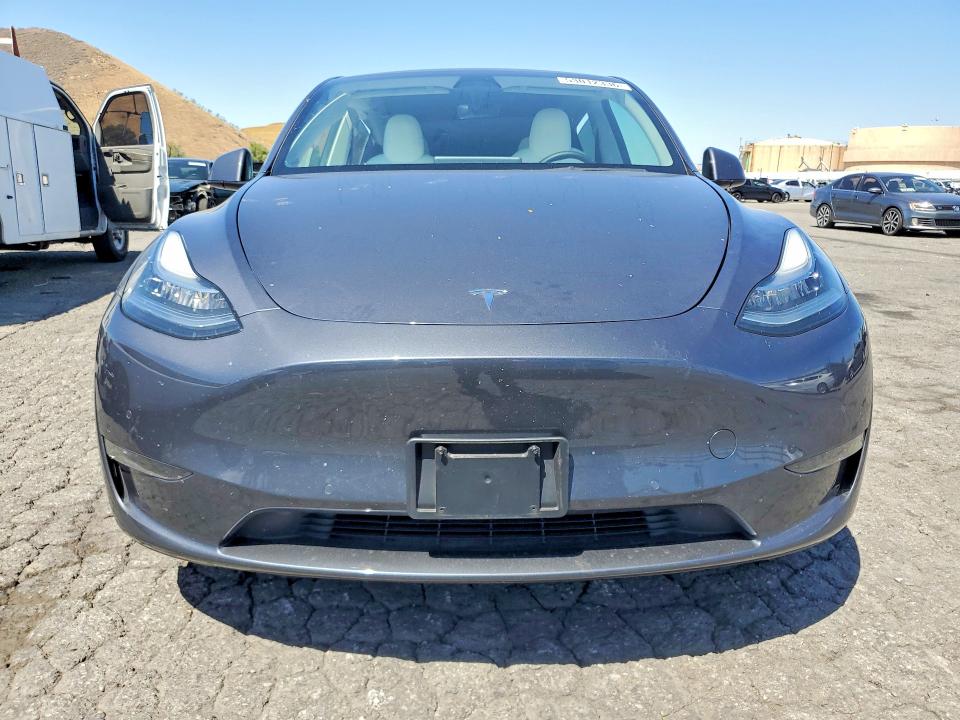 53012336 :رقم المزاد ، 7SAYGAEE3PF588595 vin ، 2023 Tesla Model Y مزاد بيع
