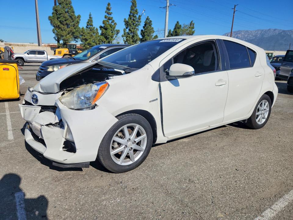 Продажа на аукционе авто 2014 Toyota Prius C, vin: JTDKDTB32E1064371, номер лота: 52097536