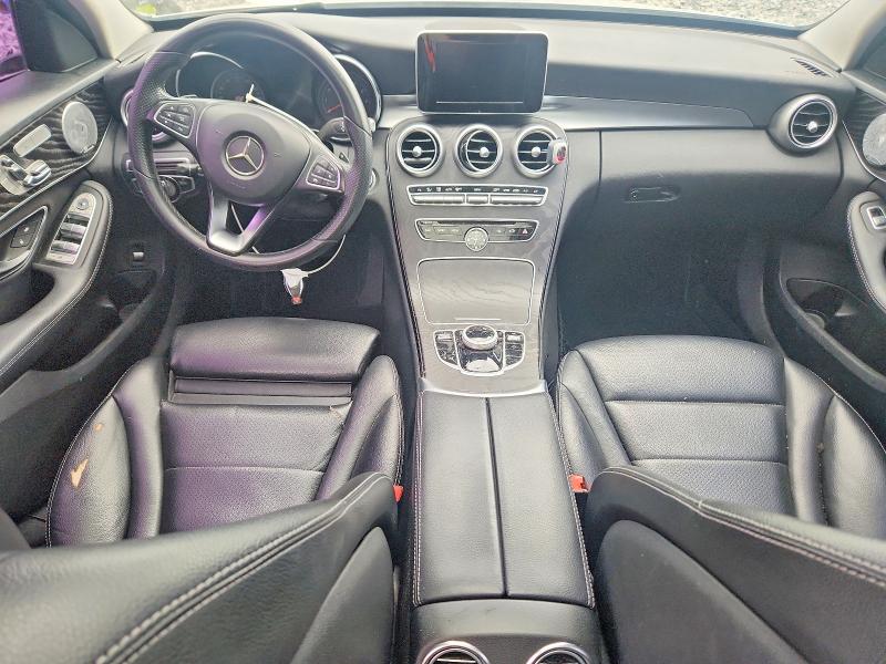 52845966 :رقم المزاد ، 55SWF4JB8HU188603 vin ، 2017 Mercedes-benz C مزاد بيع