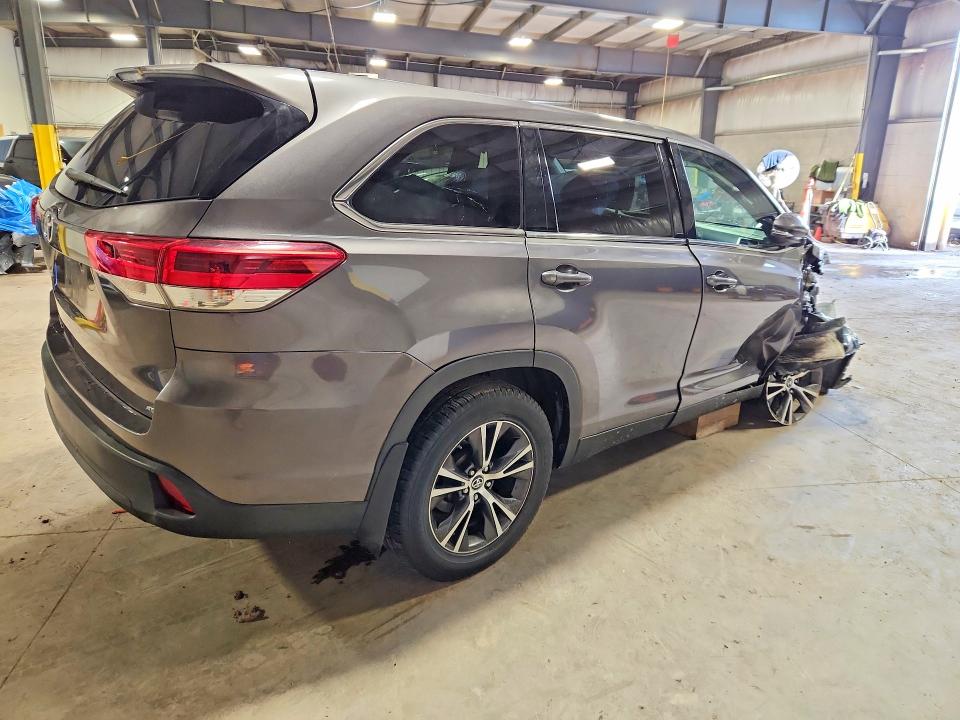 Продаж на аукціоні авто 2019 Toyota Highlander, vin: 5TDBZRFH0KS942632, номер лоту: 54333326