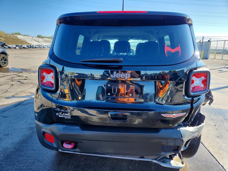 52327496 :رقم المزاد ، ZACCJBCB7JPH58979 vin ، 2018 Jeep Renegade مزاد بيع
