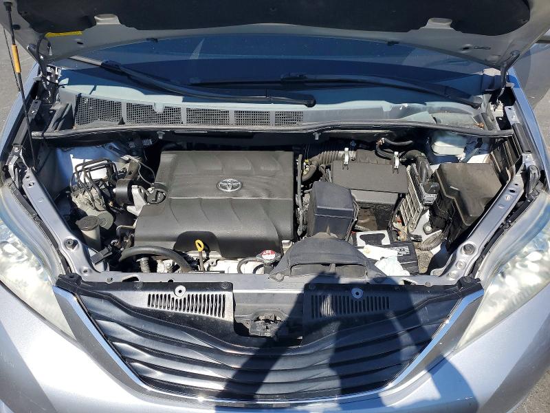 2013 Toyota Sienna მანქანა იყიდება აუქციონზე, vin: 5TDKK3DC5DS282857, აუქციონის ნომერი: 53657996