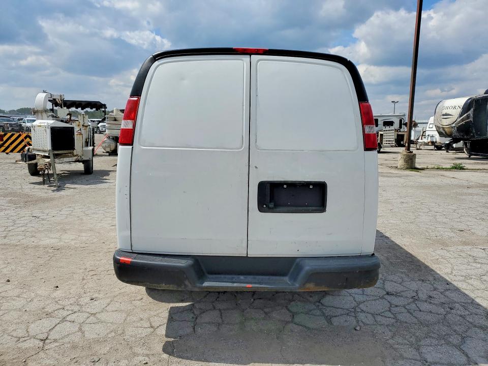 52838406 :رقم المزاد ، 1GCWGAF11H1325189 vin ، 2017 Chev Express 2500 مزاد بيع