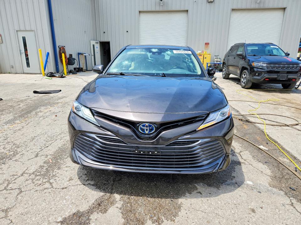 2019 Toyota Camry Hybrid მანქანა იყიდება აუქციონზე, vin: 4T1B21HK7KU520475, აუქციონის ნომერი: 55426836
