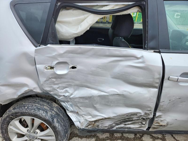 2015 Kia Soul მანქანა იყიდება აუქციონზე, vin: KNDJP3A57F7753181, აუქციონის ნომერი: 54323366