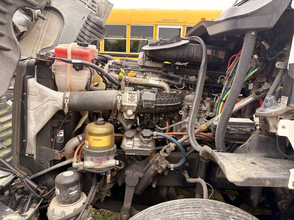 77529505 :رقم المزاد ، 1FUBGEDV3GLHC5762 vin ، 2016 Freightliner Cascadia 1 مزاد بيع