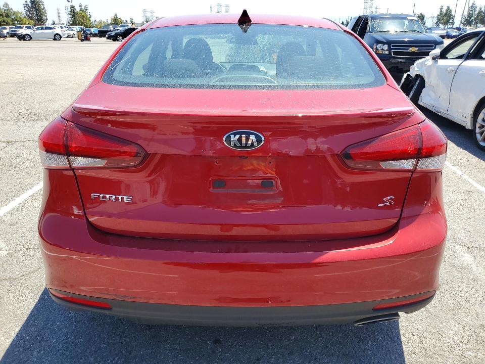 52714666 :رقم المزاد ، 3KPFL4A76JE228663 vin ، 2018 Kia Forte مزاد بيع