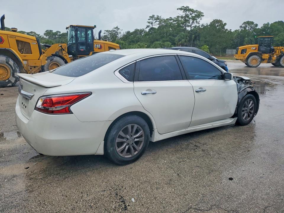 55383826 :رقم المزاد ، 1N4AL3AP9FC202714 vin ، 2015 Nissan Altima مزاد بيع