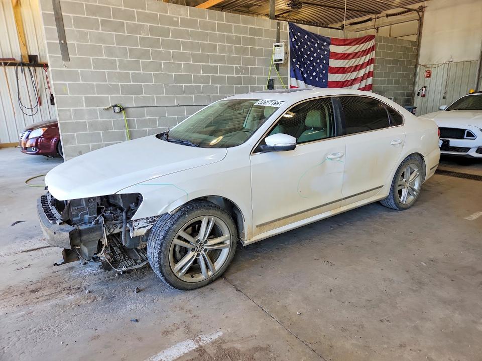 2014 Volkswagen Passat მანქანა იყიდება აუქციონზე, vin: 1VWBN7A38EC079674, აუქციონის ნომერი: 52921196