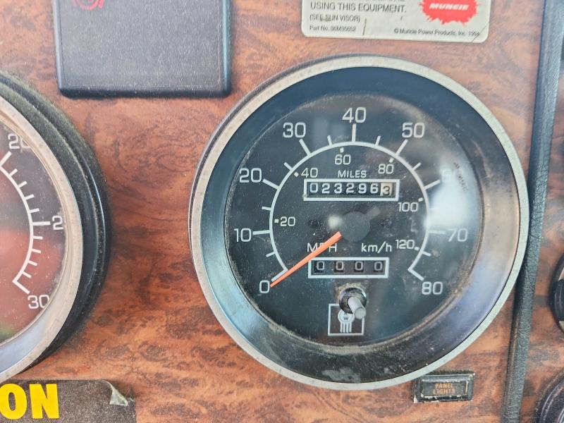 Продаж на аукціоні авто 2001 Kenworth T800, vin: 1NKDLU0X71J875261, номер лоту: 54085416