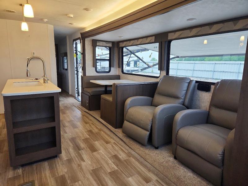 54072536 :رقم المزاد ، 4X4TWDC21K8805925 vin ، 2019 Wildwood Trailer مزاد بيع