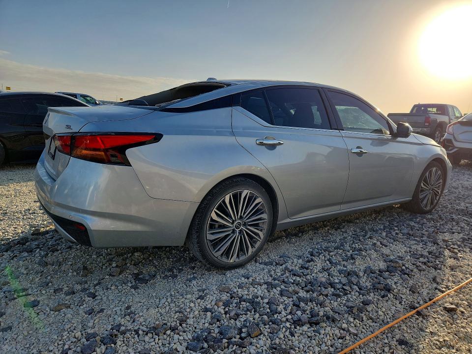 53413016 :رقم المزاد ، 1N4BL4EV1PN326145 vin ، 2023 Nissan Altima مزاد بيع