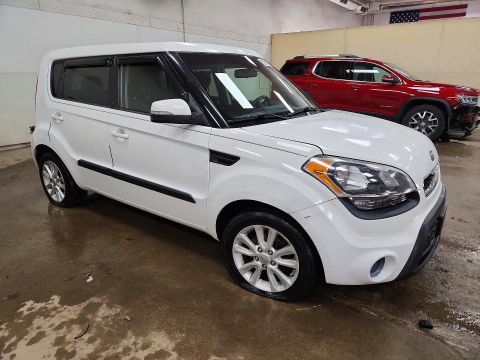 52669676 :رقم المزاد ، KNDJT2A63C7374608 vin ، 2012 Kia Soul مزاد بيع
