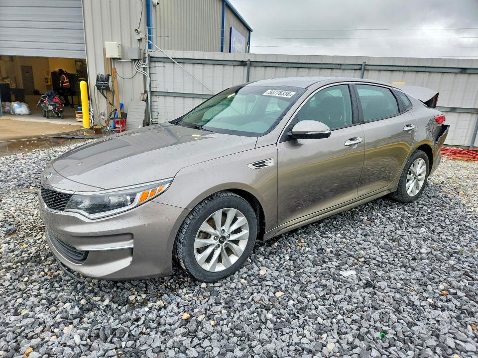 Auction sale of the 2017 Kia Optima, vin: 5XXGT4L35HG147542, lot number: 50776336