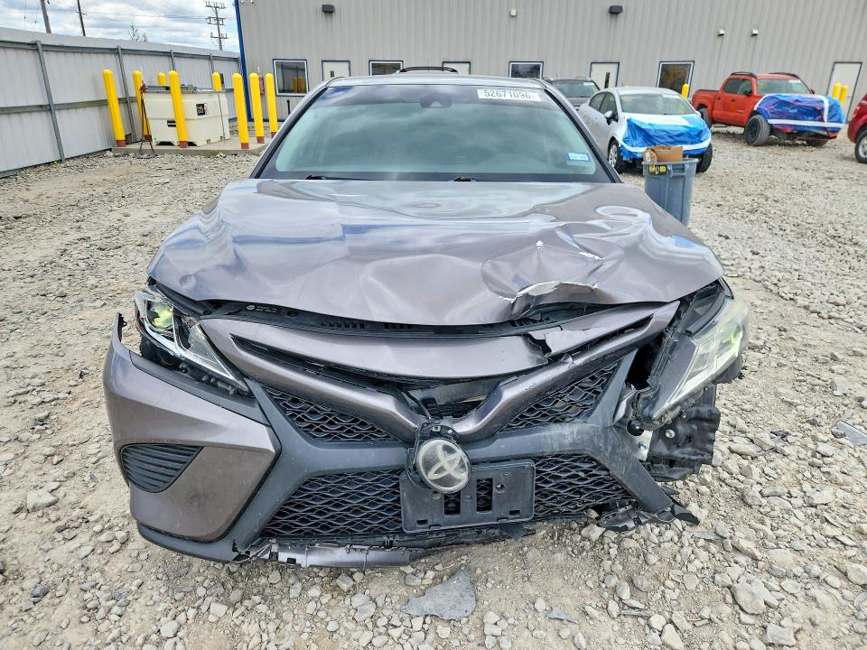 Продаж на аукціоні авто 2018 Toyota Camry, vin: 4T1B11HK9JU601138, номер лоту: 52671096