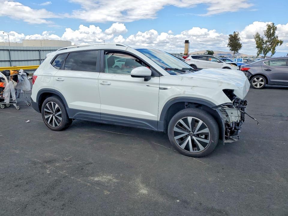 Продажа на аукционе авто 2022 Volkswagen Taos, vin: 3VVWX7B26NM043714, номер лота: 55122026