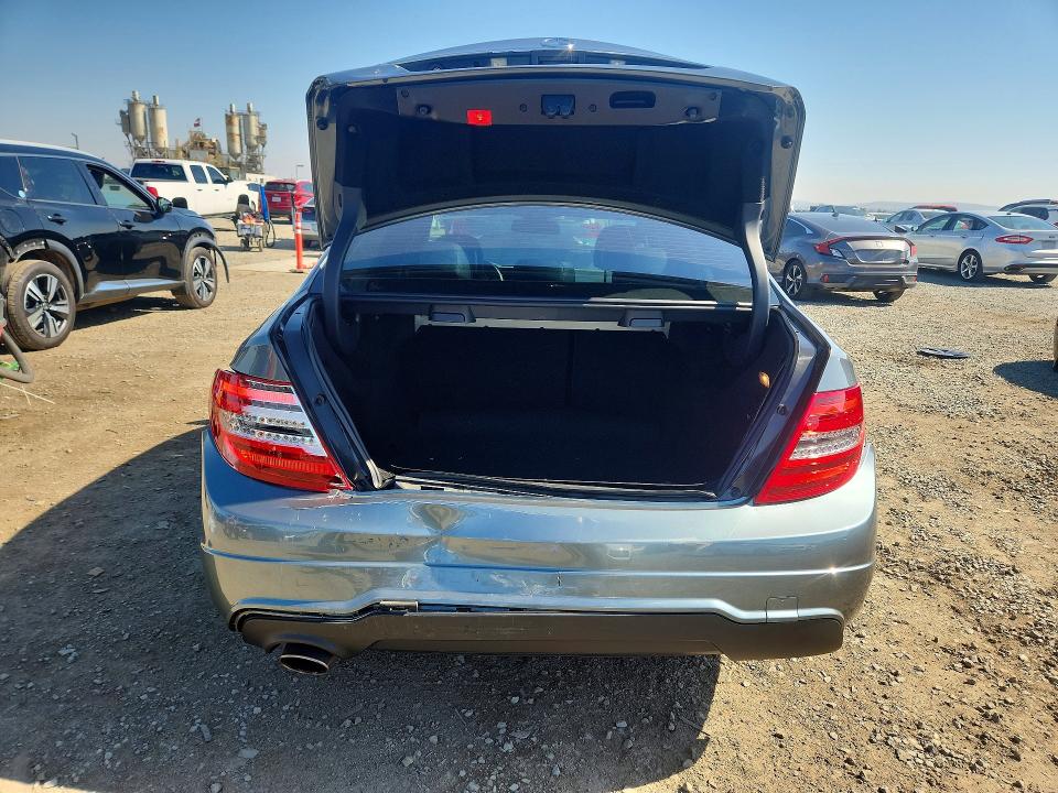 Продажа на аукционе авто 2012 Mercedes-benz C, vin: WDDGF4HB8CR228568, номер лота: 53411606