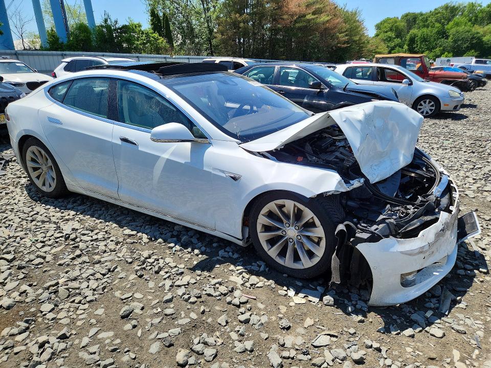 53833816 :رقم المزاد ، 5YJSA1E27GF153850 vin ، 2016 Tesla Model S مزاد بيع