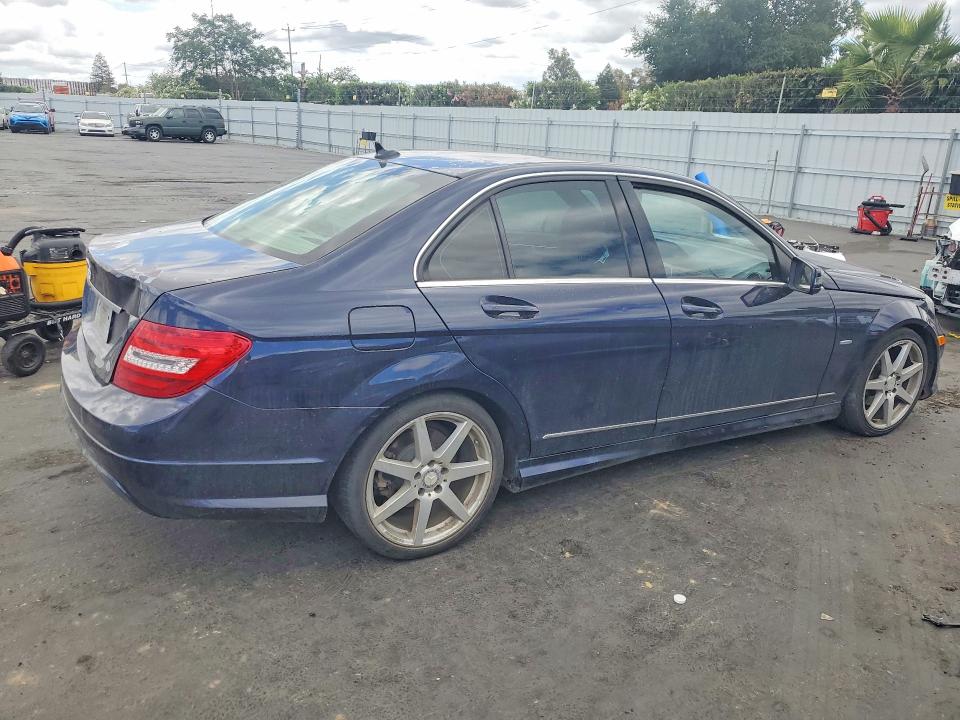 Продажа на аукционе авто 2012 Mercedes-benz C, vin: WDDGF4HBXCA629764, номер лота: 55044396