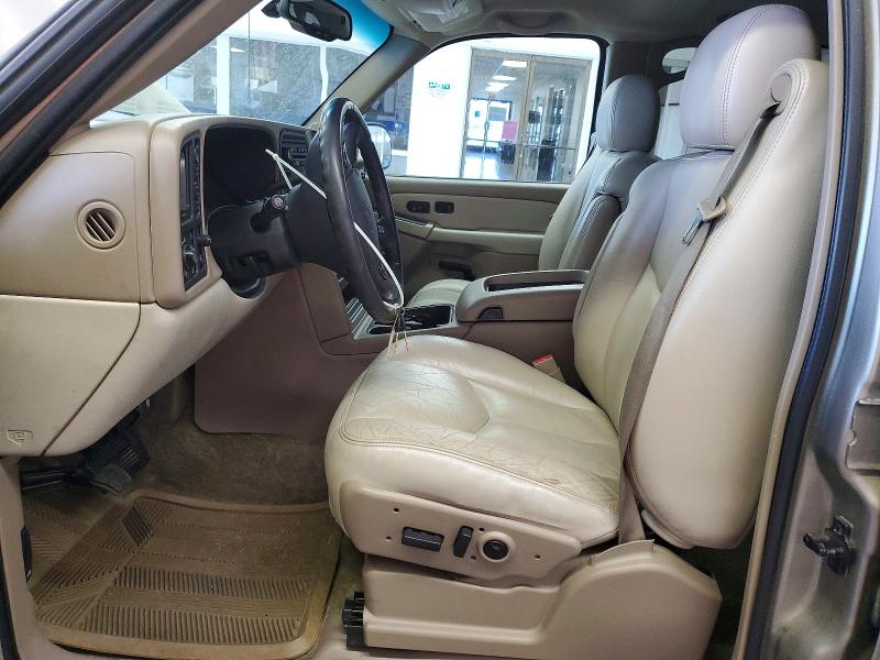 2003 Chevrolet Suburban მანქანა იყიდება აუქციონზე, vin: 3GNFK16Z43G163130, აუქციონის ნომერი: 55281586