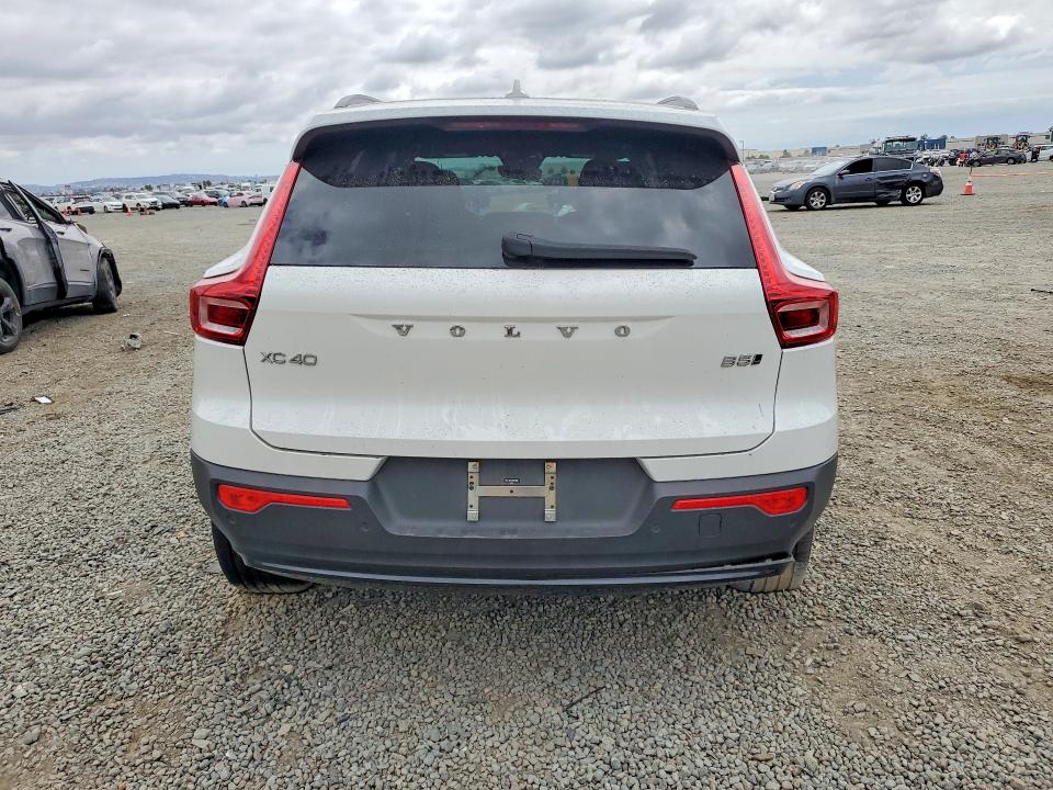 55254816 :رقم المزاد ، YV4L12UK6R2337899 vin ، 2024 Volvo Xc40 مزاد بيع