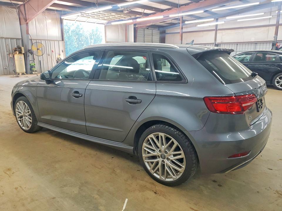 54294506 :رقم المزاد ، WAUUPBFF9JA092285 vin ، 2018 Audi A3 مزاد بيع