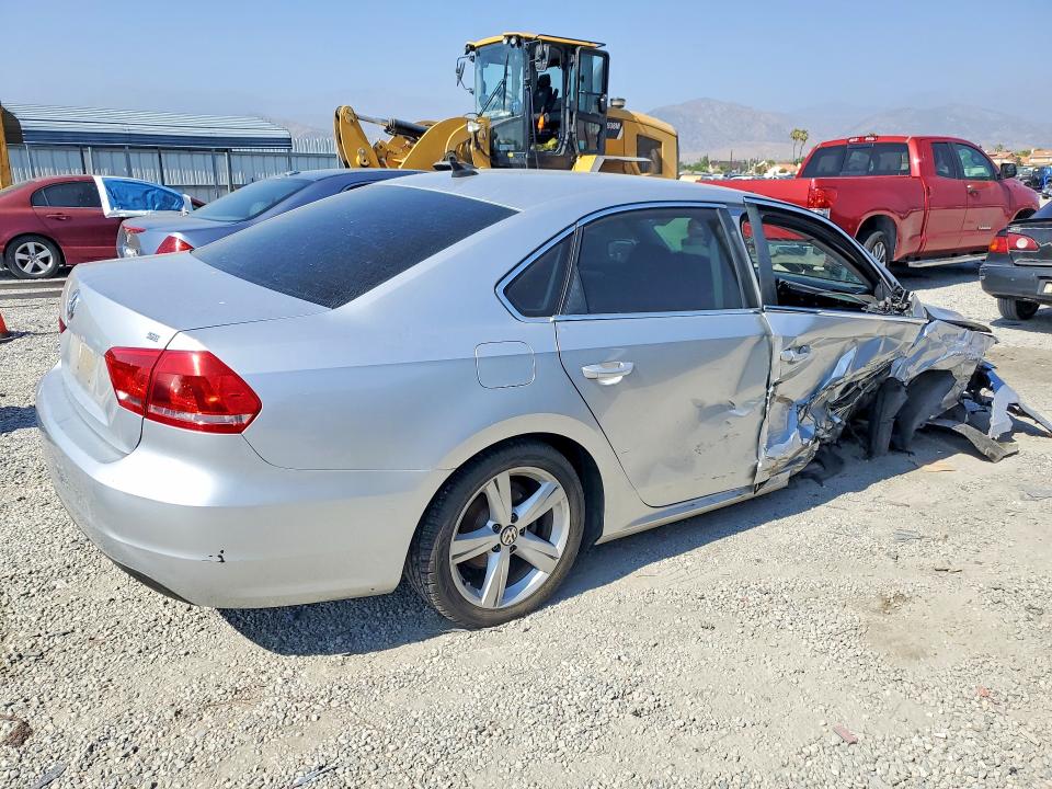 53551856 :رقم المزاد ، 1VWBP7A32DC037705 vin ، 2013 Volkswagen Passat مزاد بيع