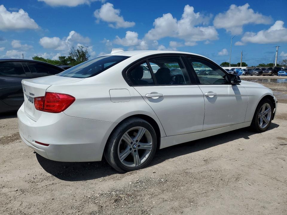 54450526 :رقم المزاد ، WBA3A5C52FF610936 vin ، 2015 Bmw 328 مزاد بيع