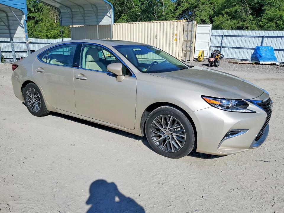 53448666 :رقم المزاد ، 58ABK1GG7JU090578 vin ، 2018 Lexus Es مزاد بيع