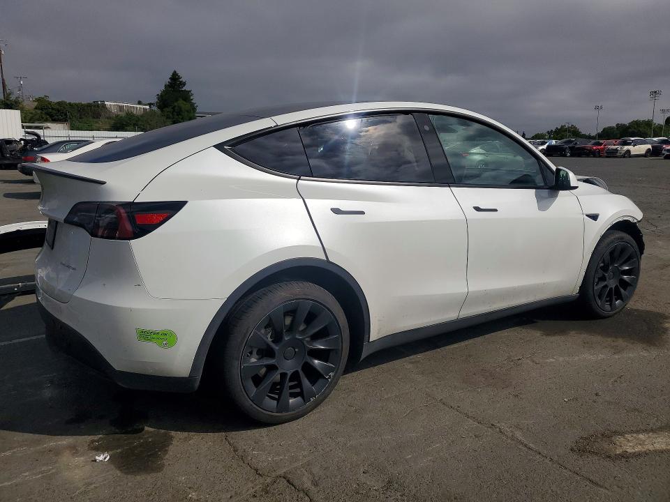 51797676 :رقم المزاد ، 7SAYGDEE0PF691586 vin ، 2023 Tesla Model Y مزاد بيع