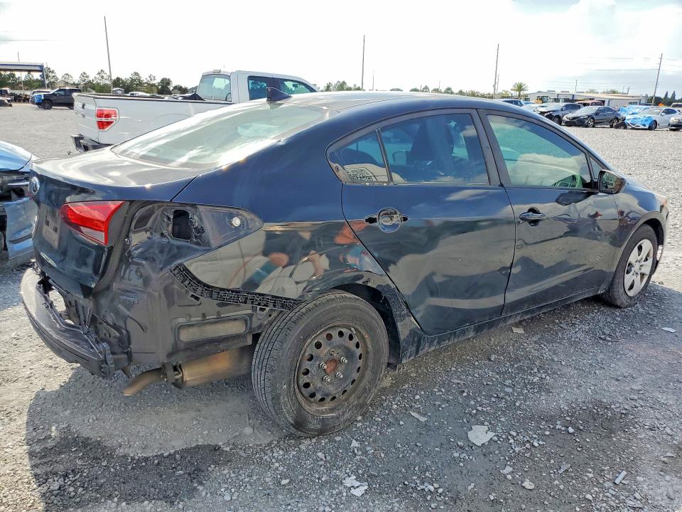 2017 Kia Forte მანქანა იყიდება აუქციონზე, vin: 3KPFL4A71HE144292, აუქციონის ნომერი: 54942806
