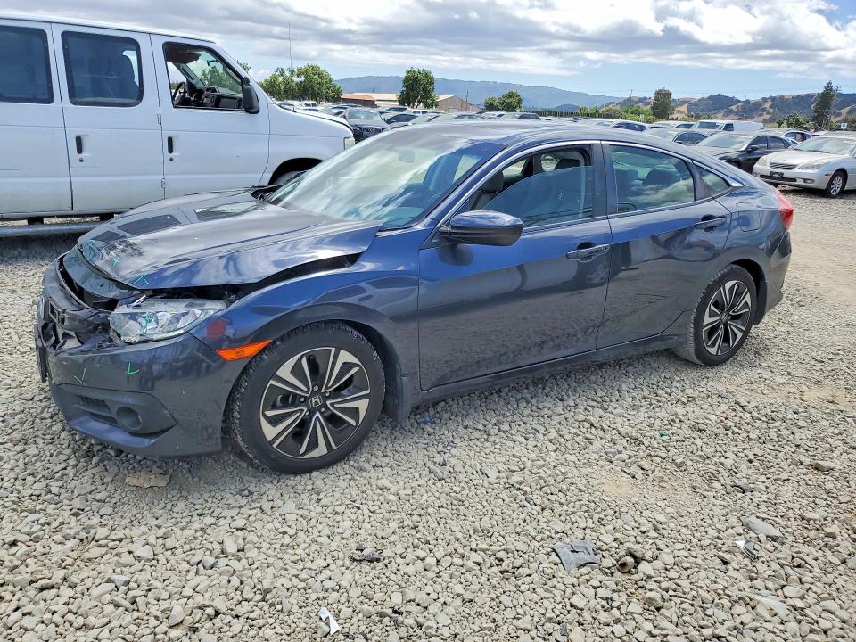 54676966 :رقم المزاد ، JHMFC1F39JX032476 vin ، 2018 Honda Civic مزاد بيع