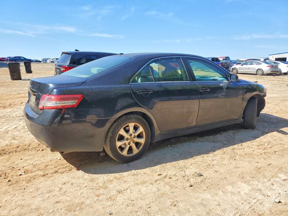 51269076 :رقم المزاد ، 4T1BF3EK6BU139012 vin ، 2011 Toyota Camry مزاد بيع
