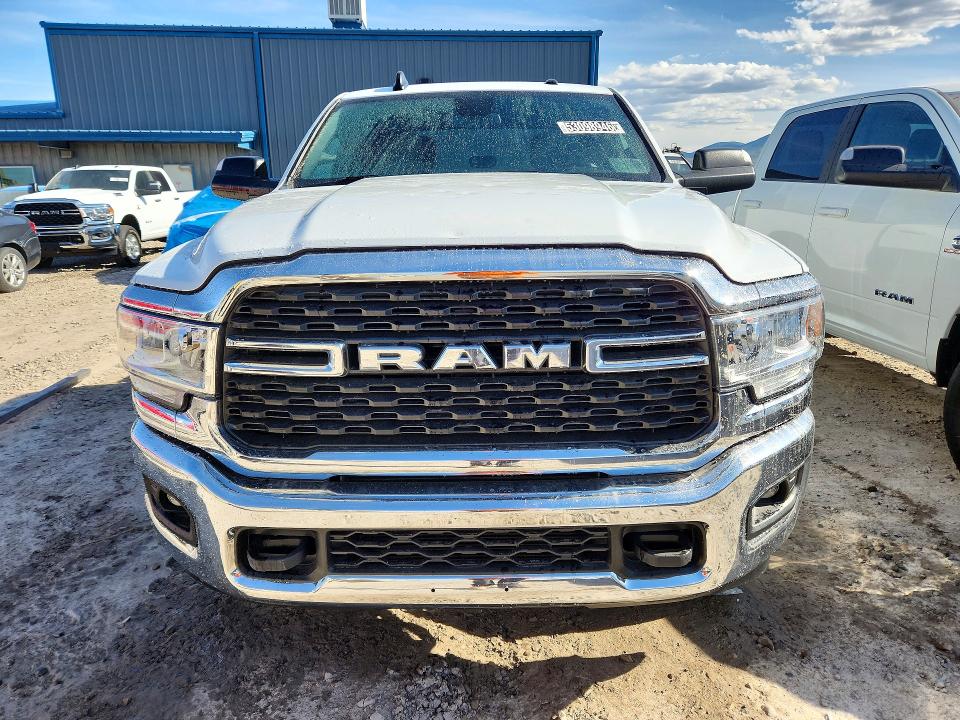 53098946 :رقم المزاد ، 3C6UR5DL5NG441299 vin ، 2022 Ram 2500 مزاد بيع