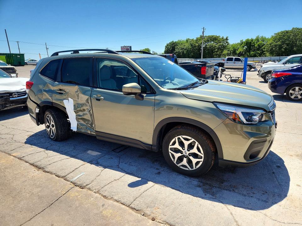 53290536 :رقم المزاد ، JF2SKAJC7MH586741 vin ، 2021 Subaru Forester مزاد بيع