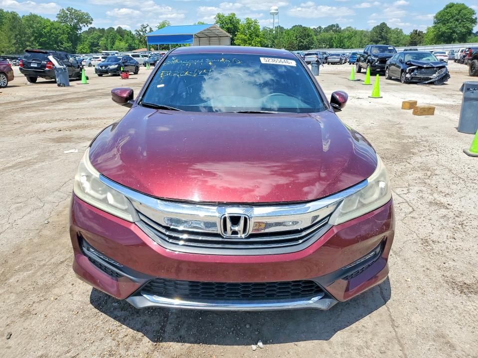 52365646 :رقم المزاد ، 1HGCR2F53HA226414 vin ، 2017 Honda Accord مزاد بيع