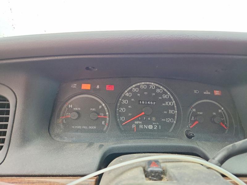 52323256 :رقم المزاد ، 2FAFP74W91X117940 vin ، 2001 Ford Crown Victoria مزاد بيع