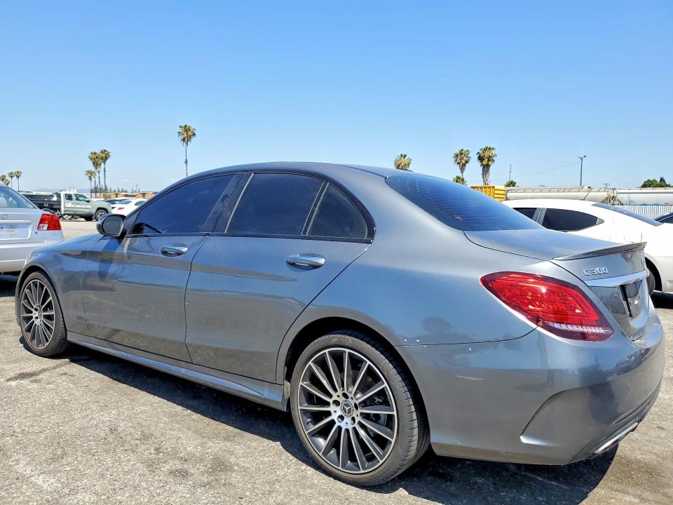 52099826 :رقم المزاد ، W1KWF8DB6MR607496 vin ، 2021 Mercedes-benz C مزاد بيع