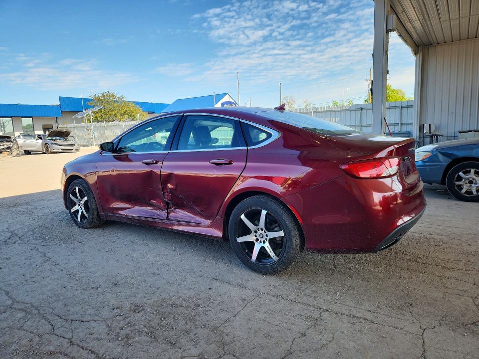 53210626 :رقم المزاد ، 1C3CCCCGXFN520110 vin ، 2015 Chrysler 200 مزاد بيع