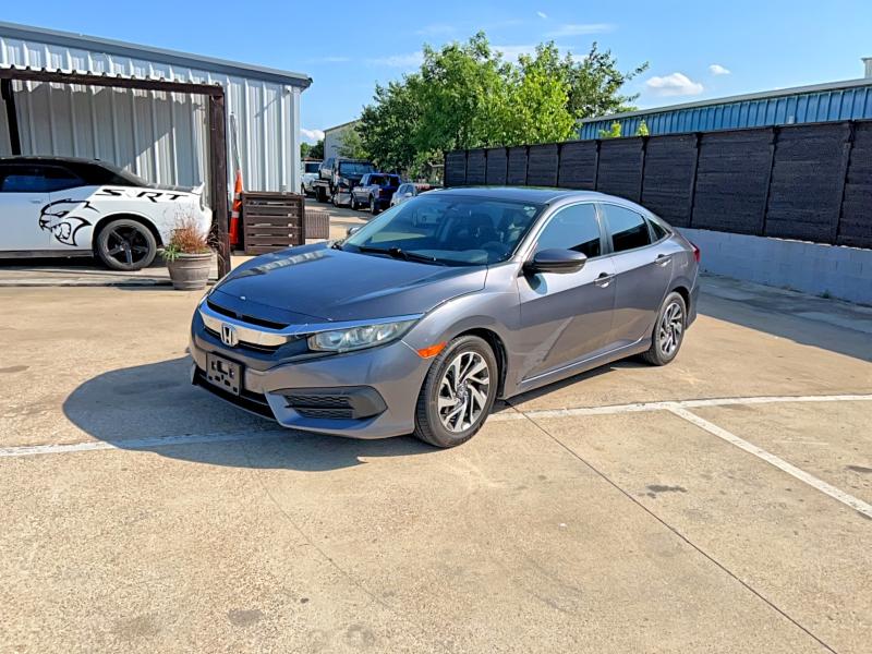 55102576 :رقم المزاد ، 19XFC2F7XJE031850 vin ، 2018 Honda Civic مزاد بيع