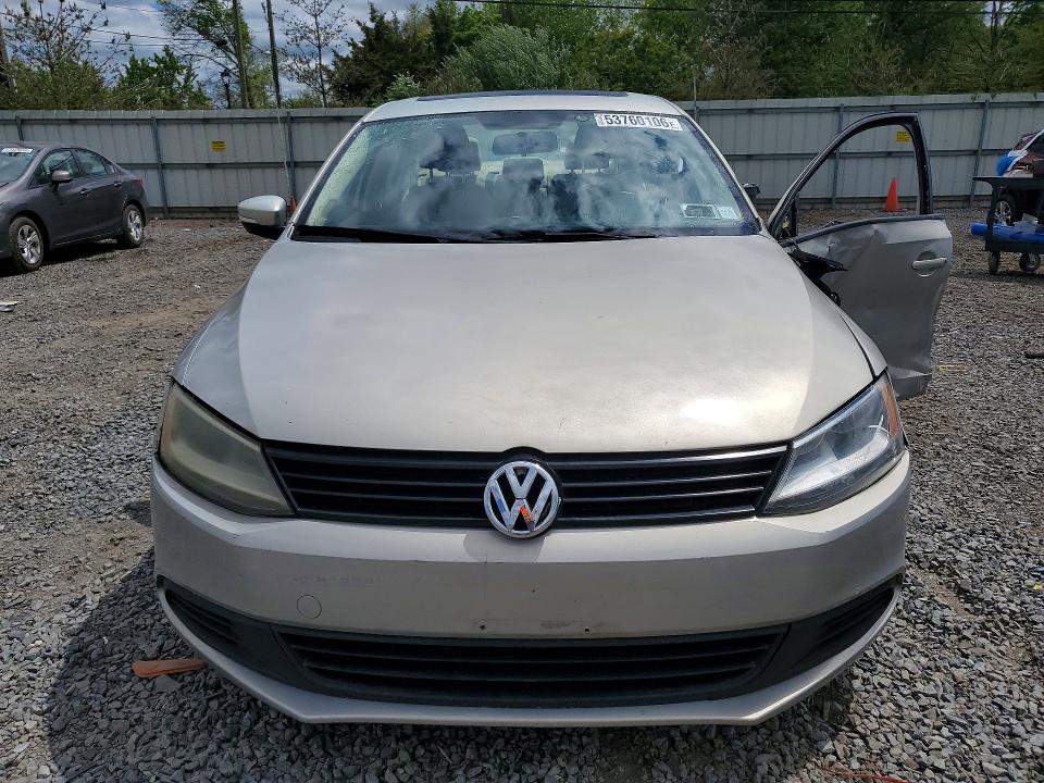 53760106 :رقم المزاد ، 3VWDP7AJ8CM313020 vin ، 2012 Volkswagen Jetta مزاد بيع