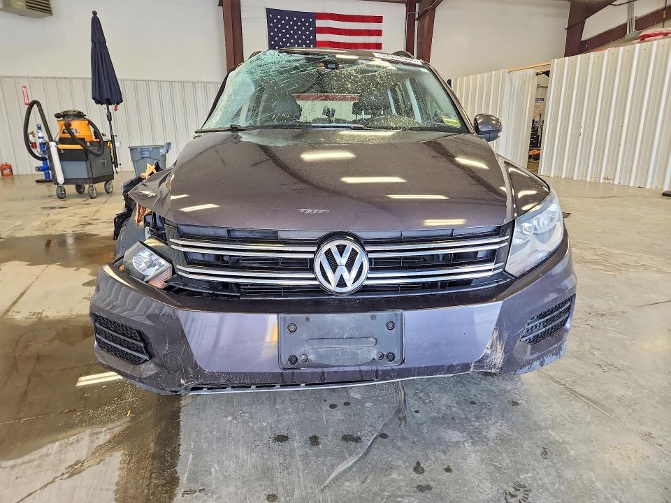 2016 Volkswagen Tiguan მანქანა იყიდება აუქციონზე, vin: WVGBV7AX4GW590785, აუქციონის ნომერი: 53333386