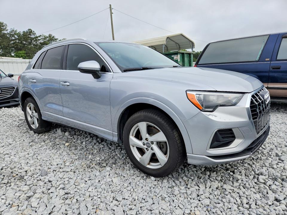 53576916 :رقم المزاد ، WA1AECF32L1059472 vin ، 2020 Audi Q3 مزاد بيع
