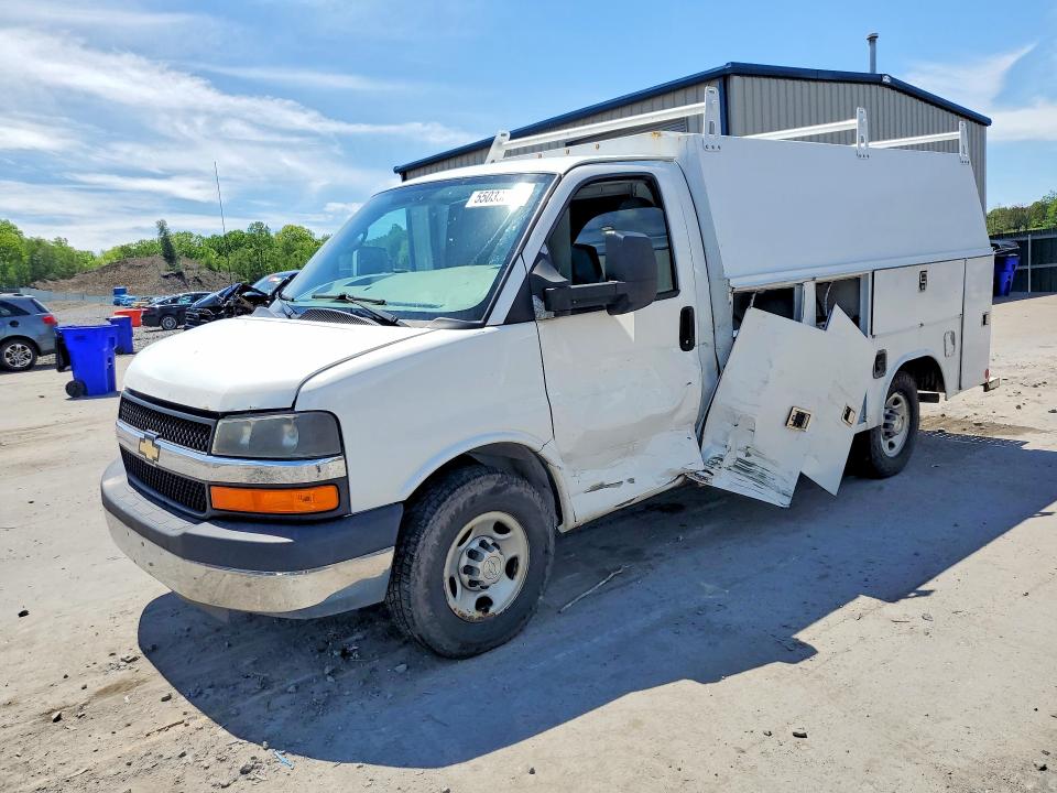 55033866 :رقم المزاد ، 1GB0G2CG9F1250215 vin ، 2015 Chevrolet Express G3500 مزاد بيع
