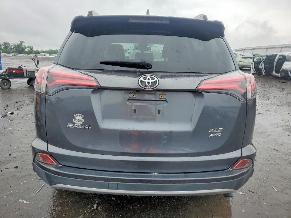 2017 Toyota Rav4 მანქანა იყიდება აუქციონზე, vin: JTMRFREV7HD206614, აუქციონის ნომერი: 54891846