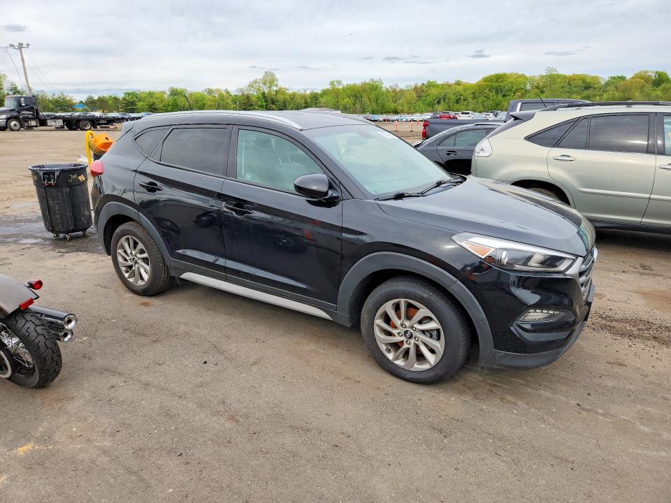 53042146 :رقم المزاد ، KM8J3CA40HU545582 vin ، 2017 Hyundai Tucson مزاد بيع