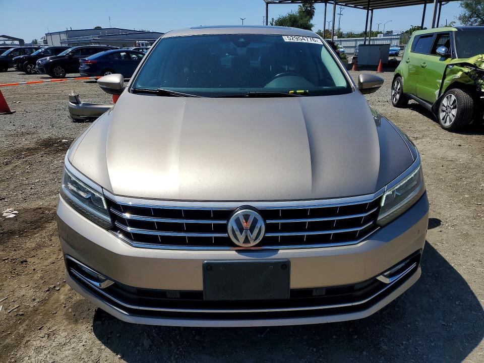 Продаж на аукціоні авто 2016 Volkswagen Passat, vin: 1VWCM7A30GC016045, номер лоту: 52954776
