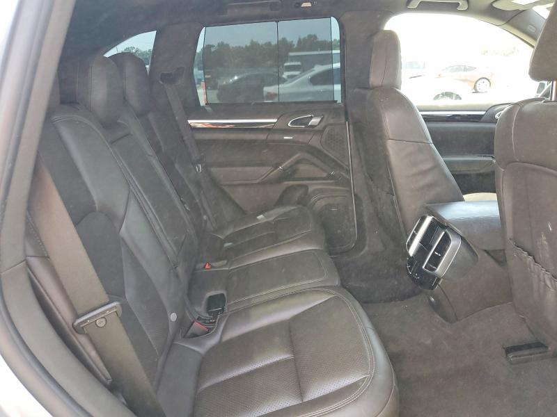 52066316 :رقم المزاد ، WP1AB2A22FLA60118 vin ، 2015 Porsche Cayenne مزاد بيع